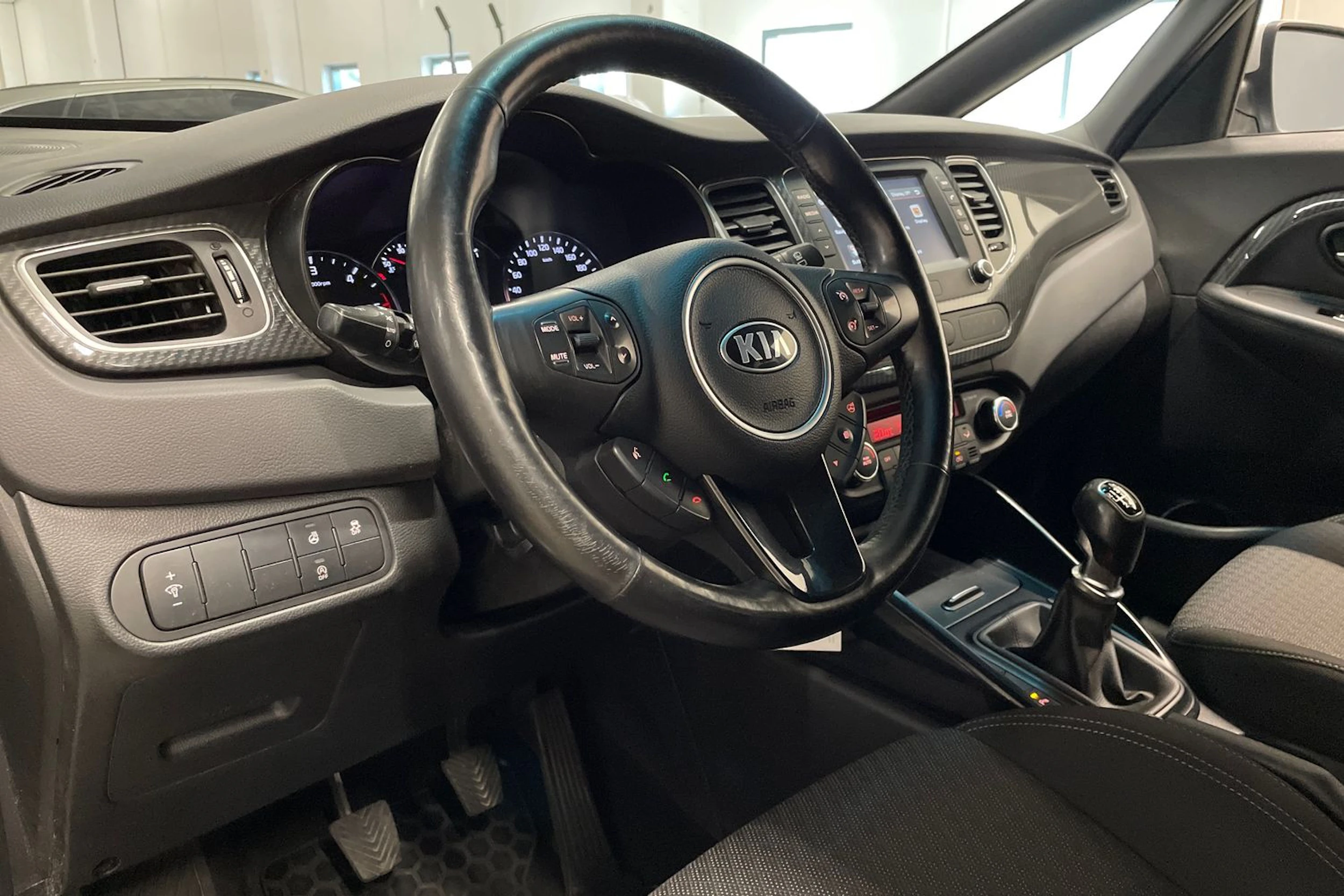 hopea Kia Carens 2017 kuva 21.