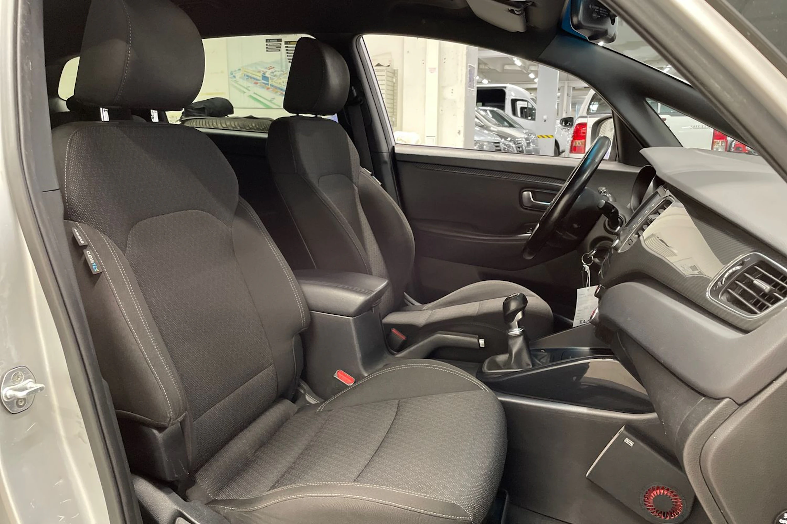 hopea Kia Carens 2017 kuva 22.