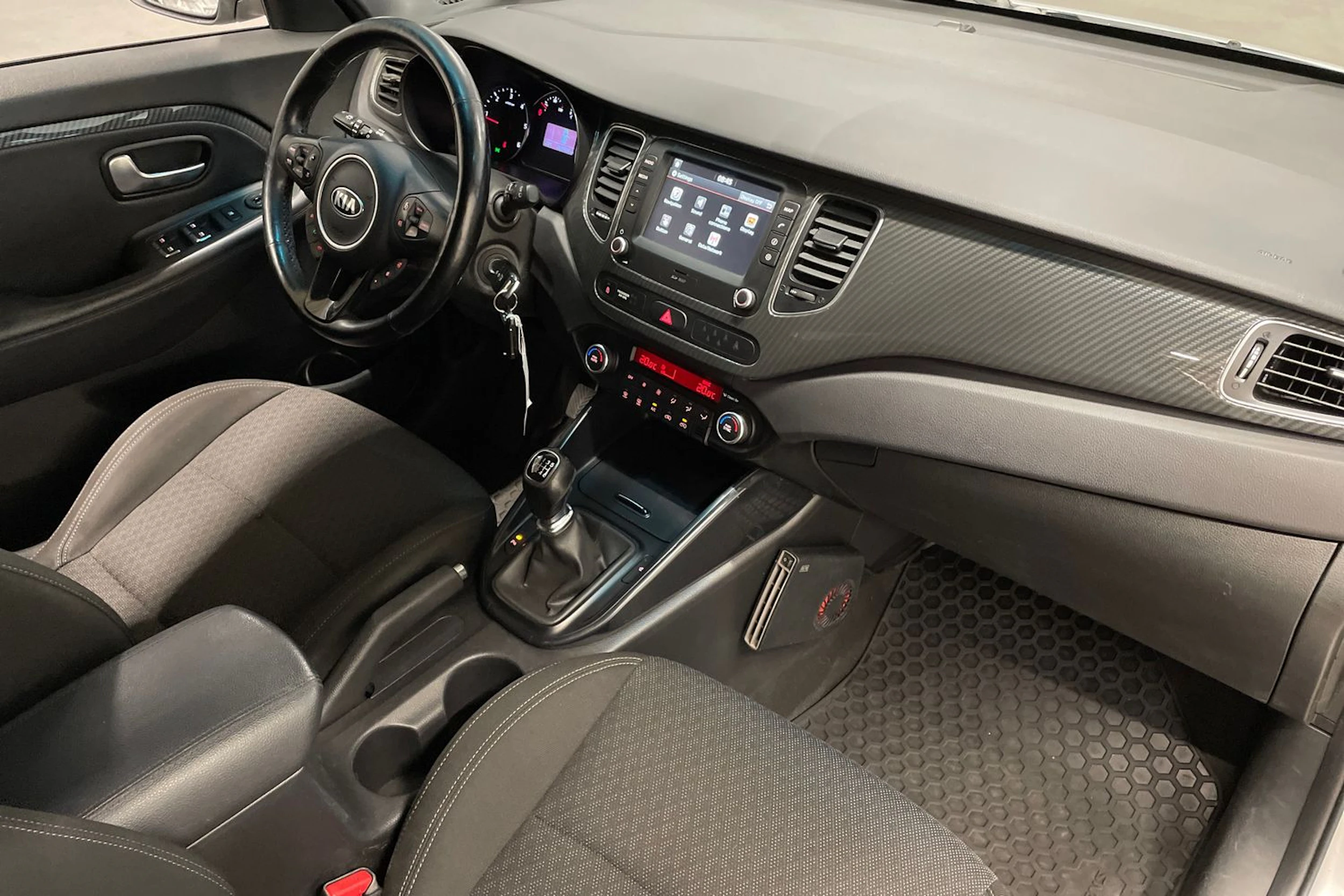 hopea Kia Carens 2017 kuva 23.