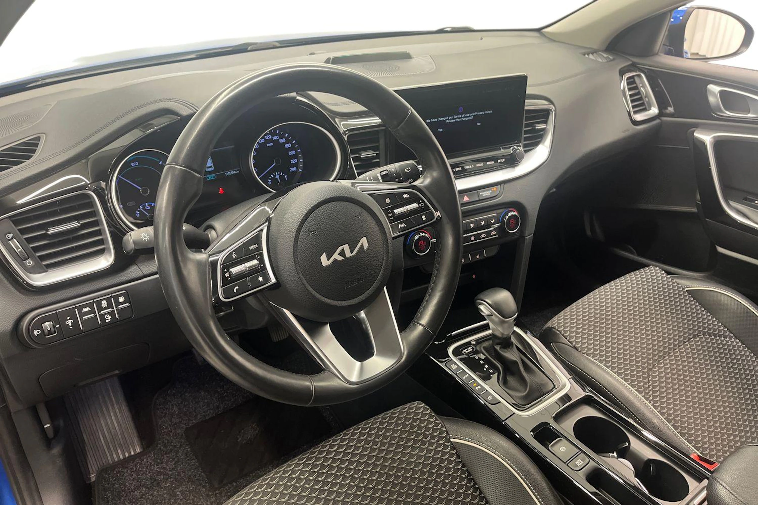 sininen Kia Ceed 2023 kuva 8.