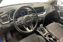 sininen Kia Ceed 2023 kuva 8.