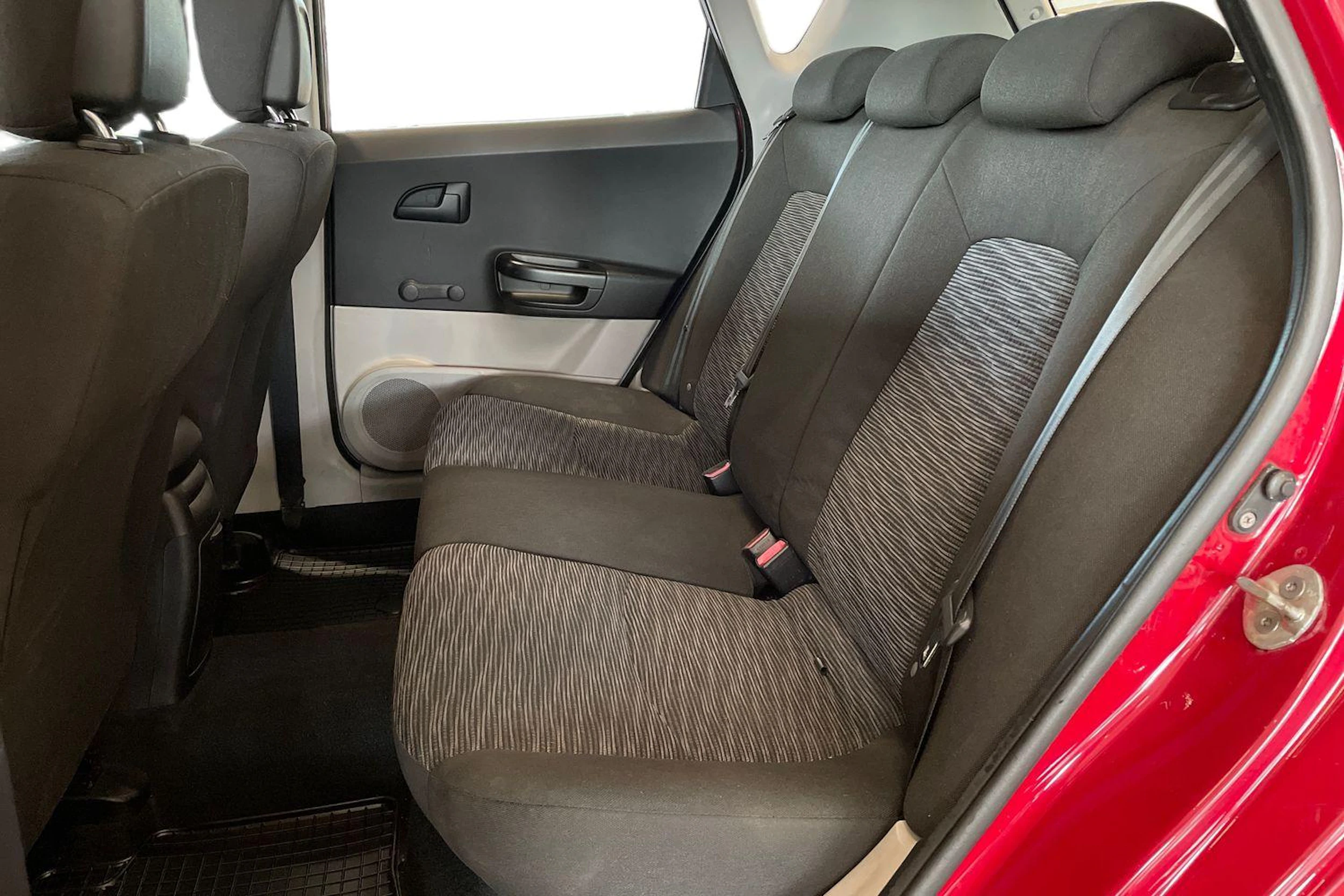 punainen Kia Ceed 2007 kuva 8.