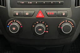 punainen Kia Ceed 2007 kuva 18.