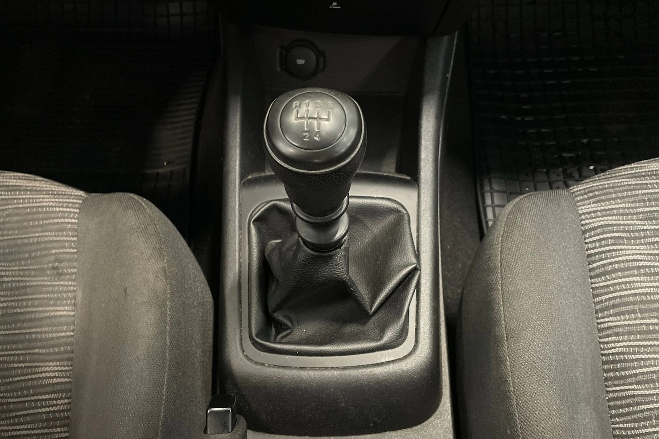 punainen Kia Ceed 2007 kuva 19.