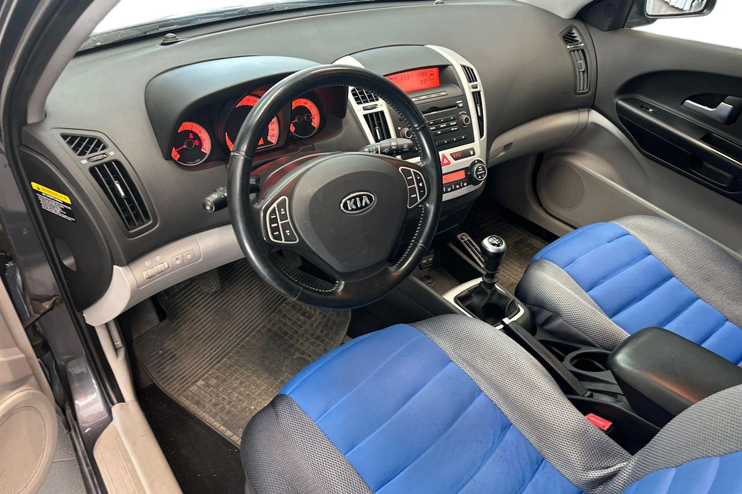 harmaa Kia Ceed 2007 kuva 3.