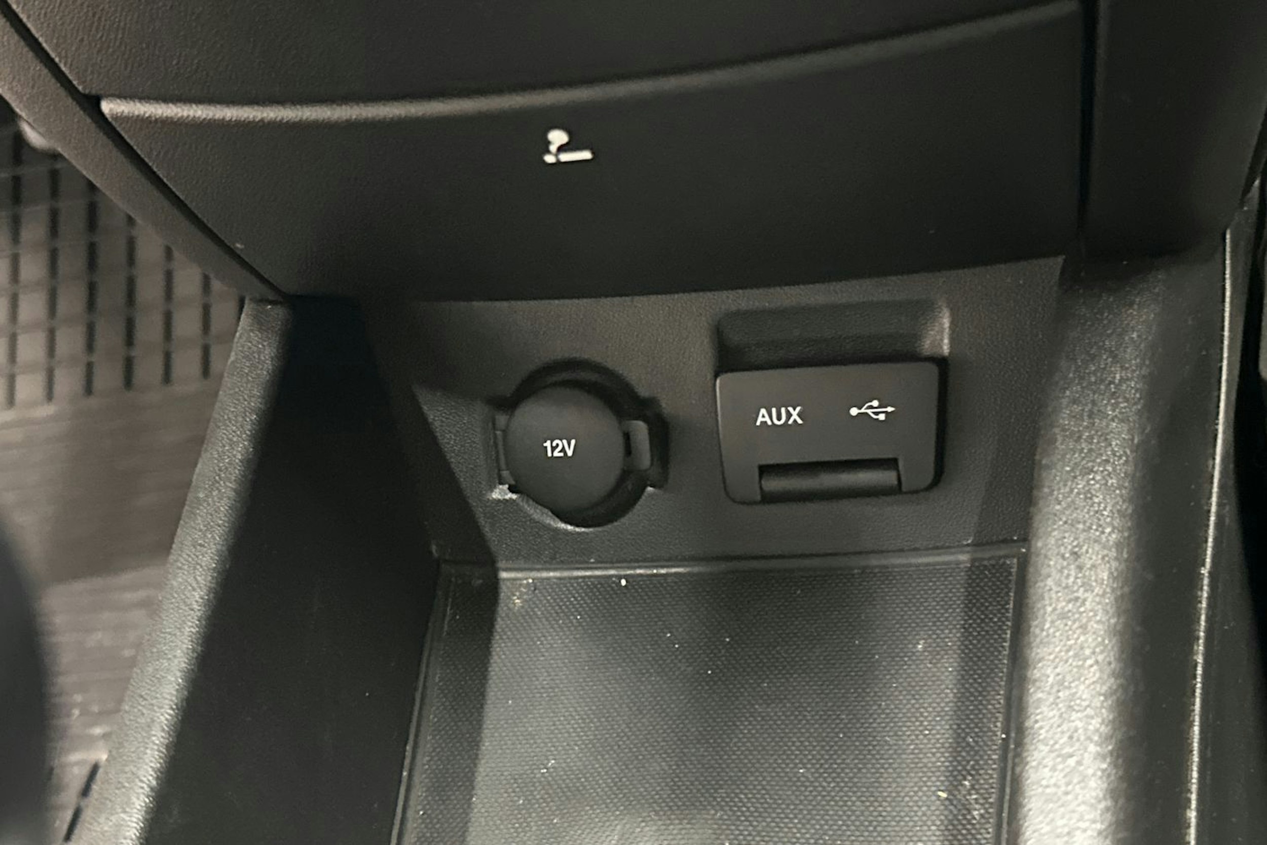 Ruskea (beige) Kia cee'd 2008 kuva 19.