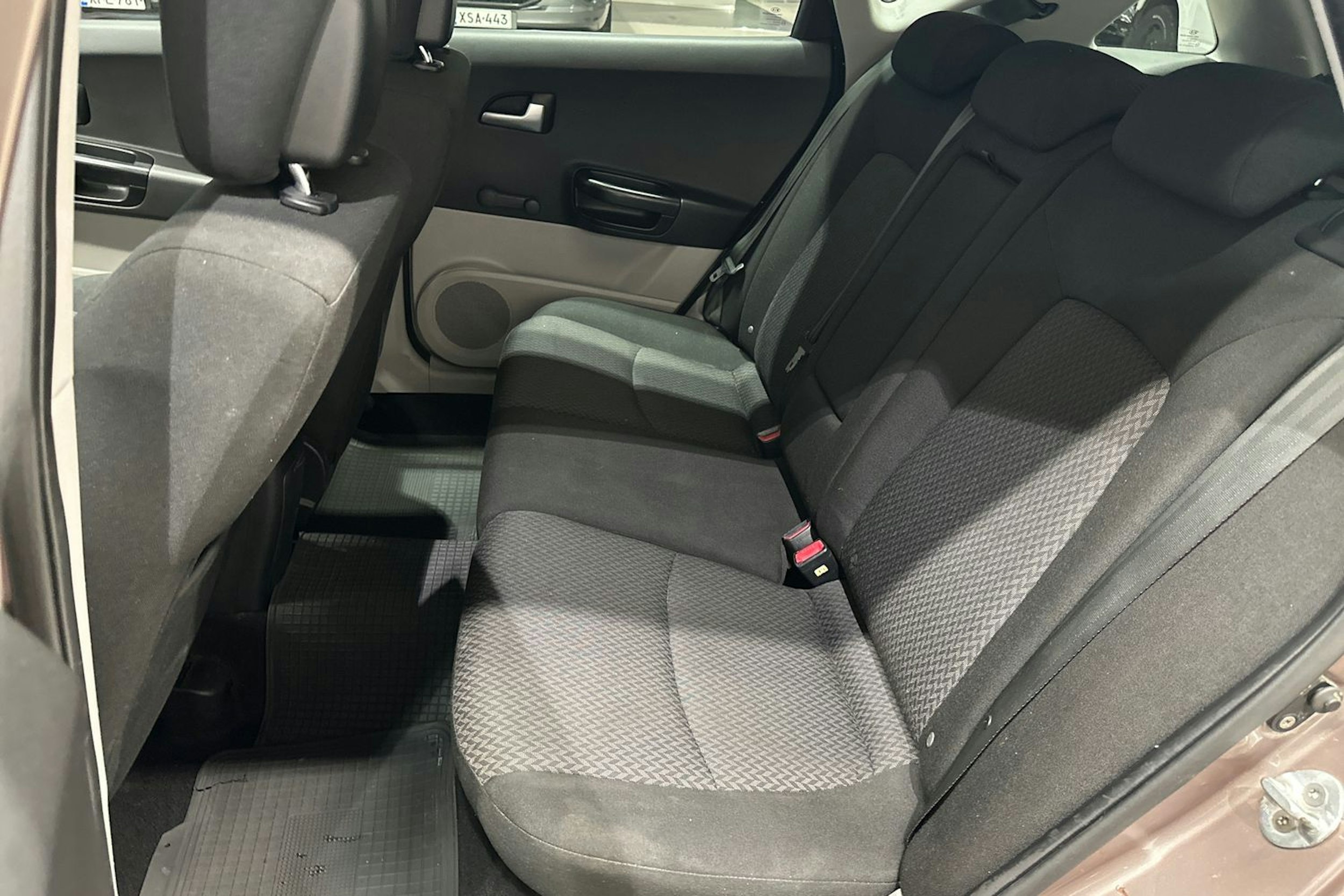 Ruskea (beige) Kia cee'd 2008 kuva 21.