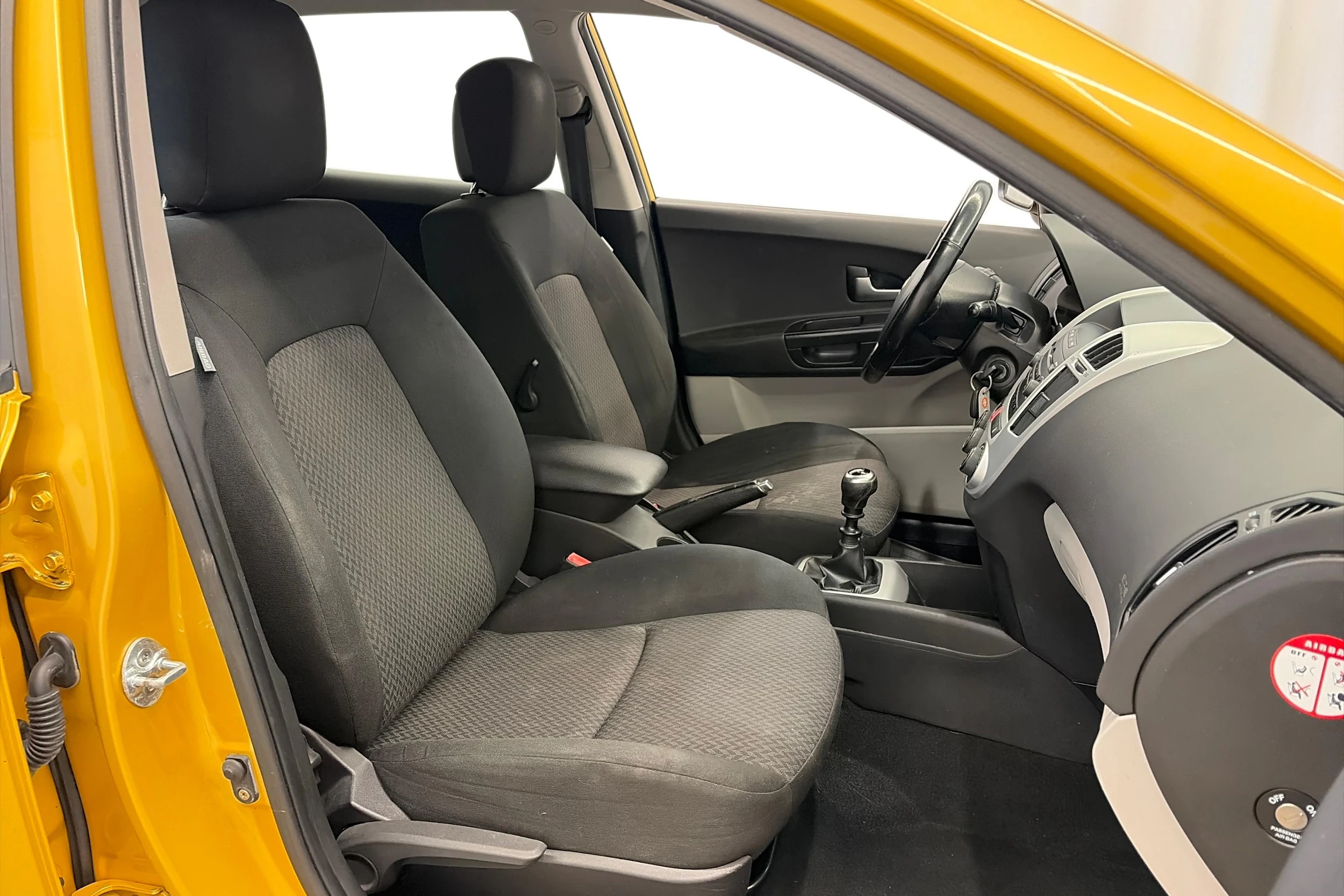 keltainen Kia Ceed 2009 kuva 7.