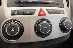 keltainen Kia Ceed 2009 kuva 17.