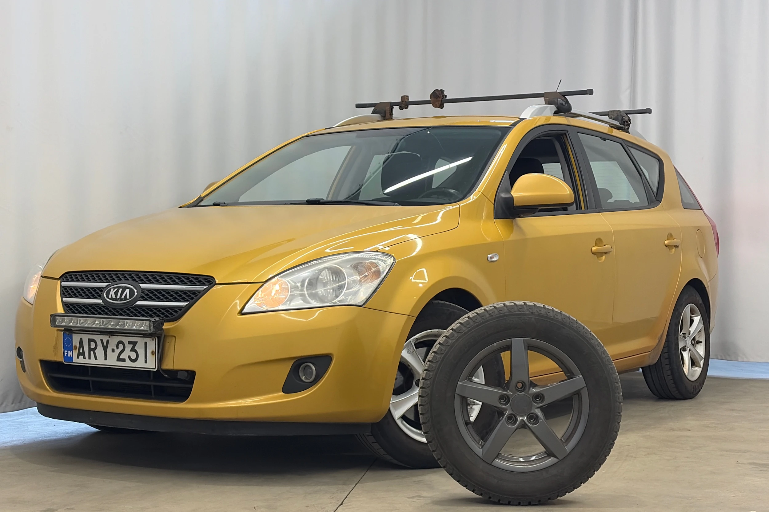keltainen Kia Ceed 2009 kuva 24.