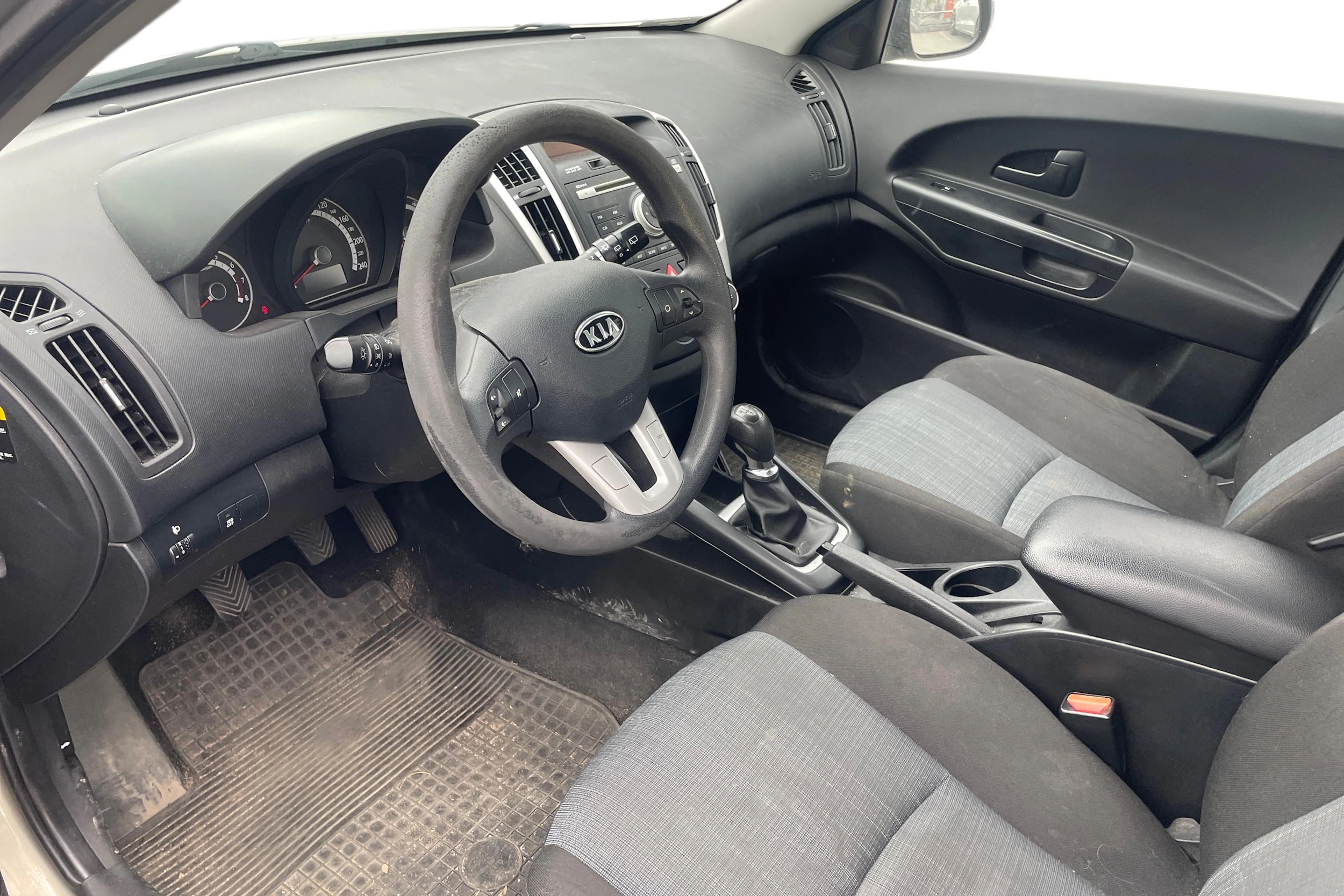 hopea Kia Ceed 2010 kuva 3.