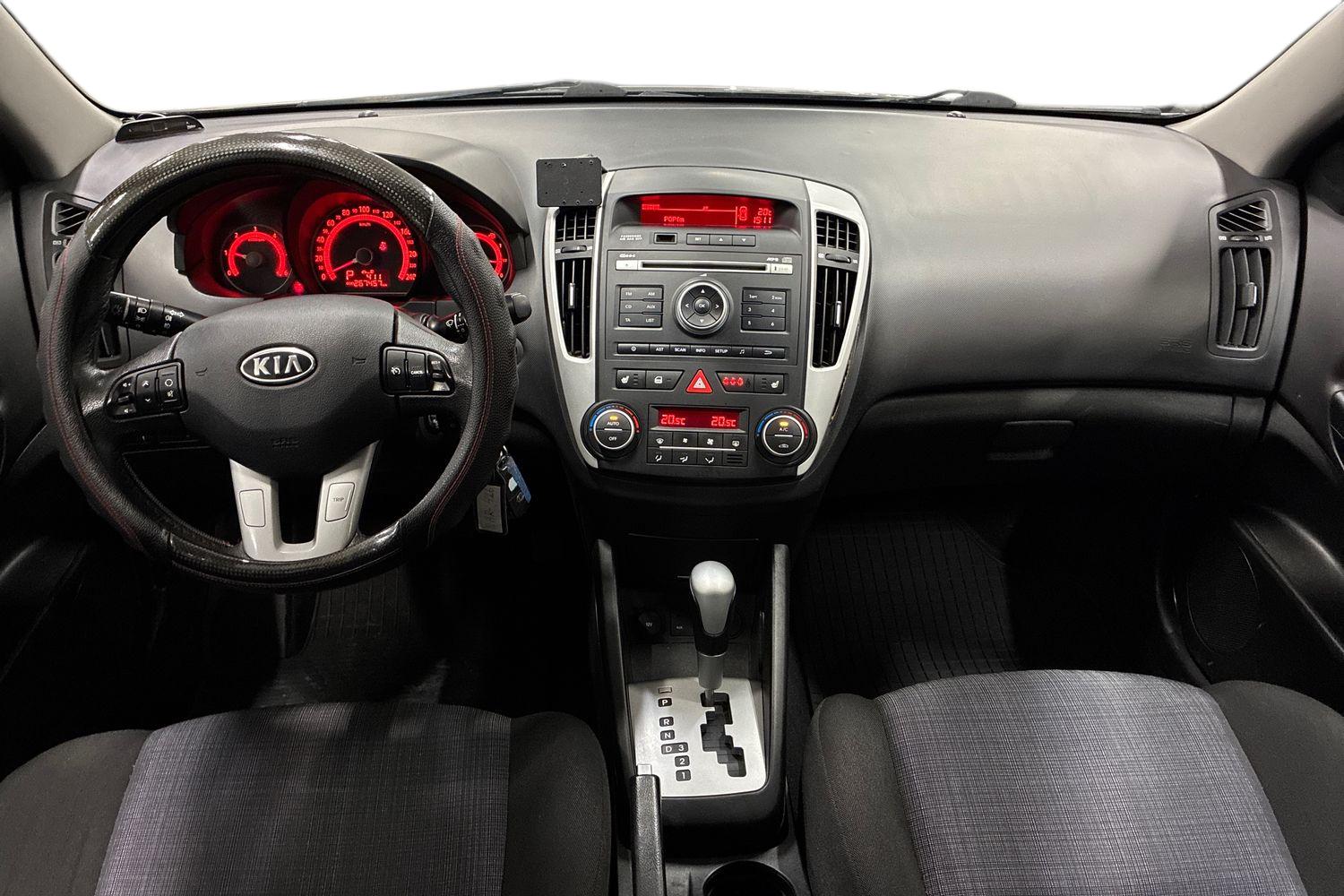 Kia Ceed 1,6 CRDi EX SW A/T 2010, photo 7/24