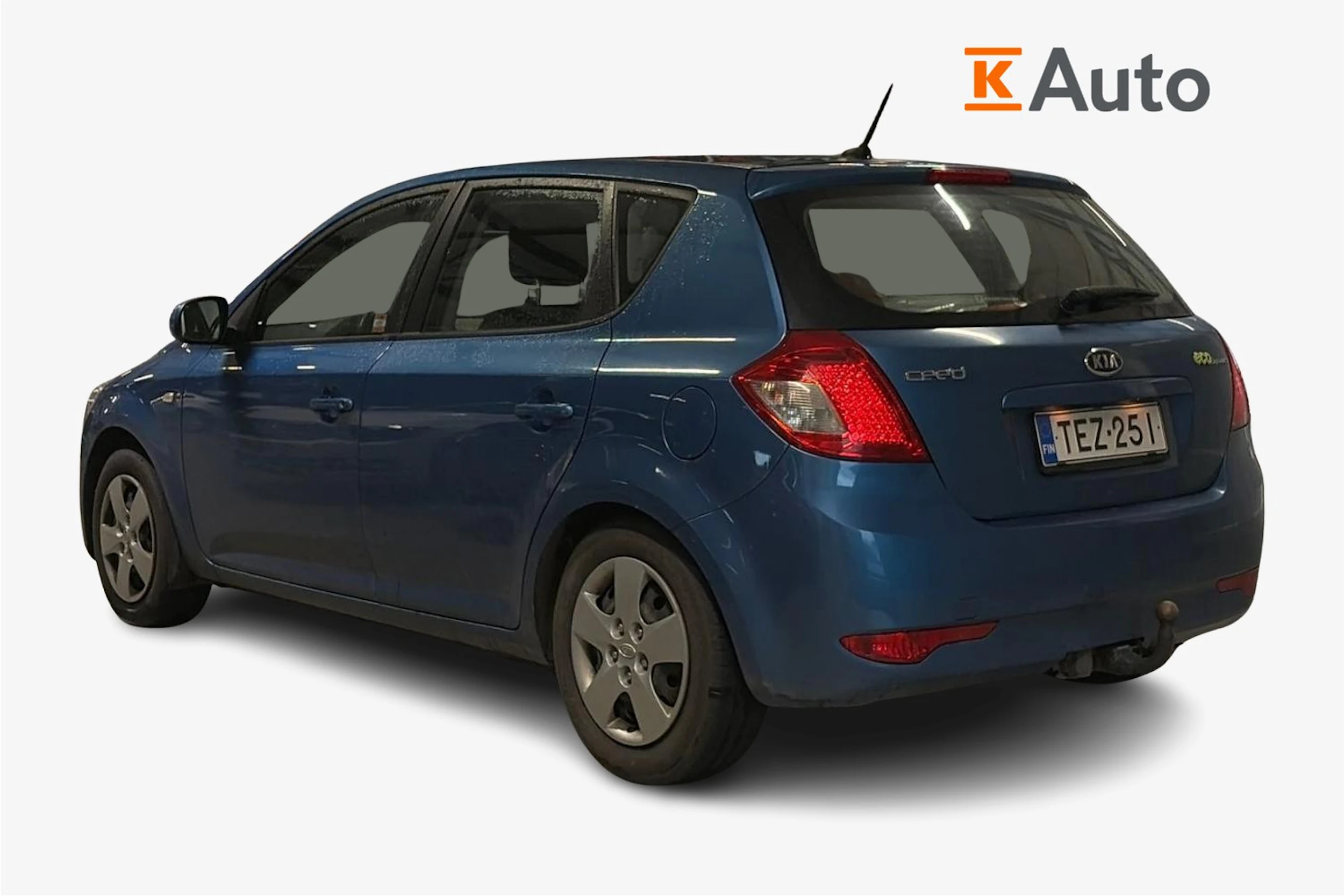 sininen Kia Ceed 2010 kuva 2.