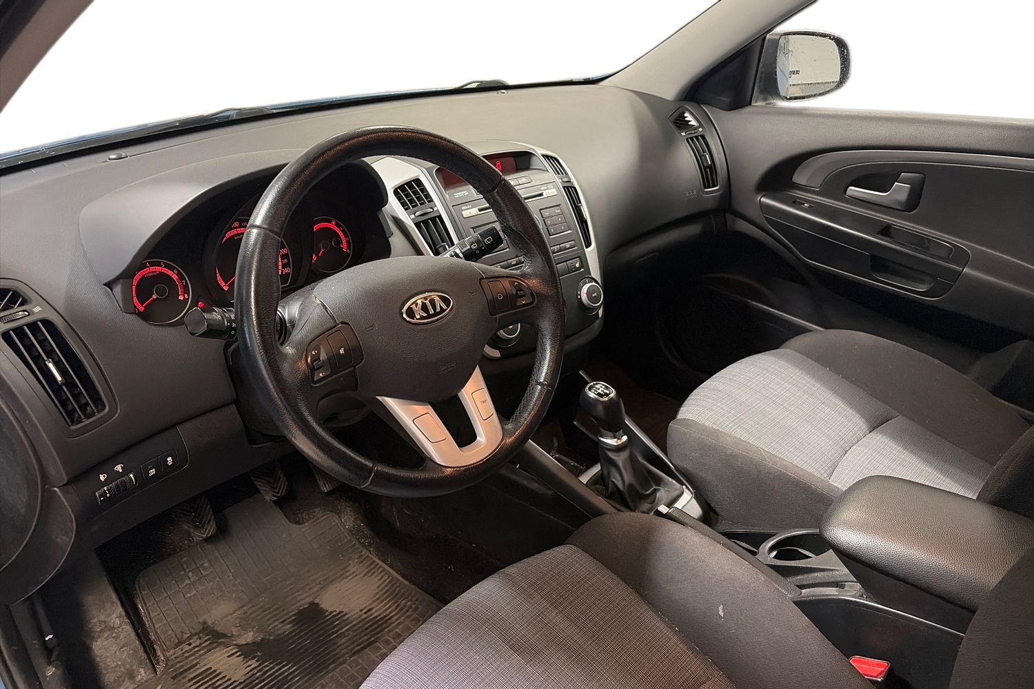 Kia Ceed 1,6 ISG EX 5D EcoDynamics 2010, kuva 3/3