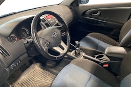 Sininen Kia cee'd 2010 kuva 6.