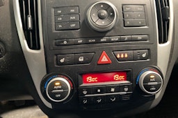 Sininen Kia cee'd 2010 kuva 15.