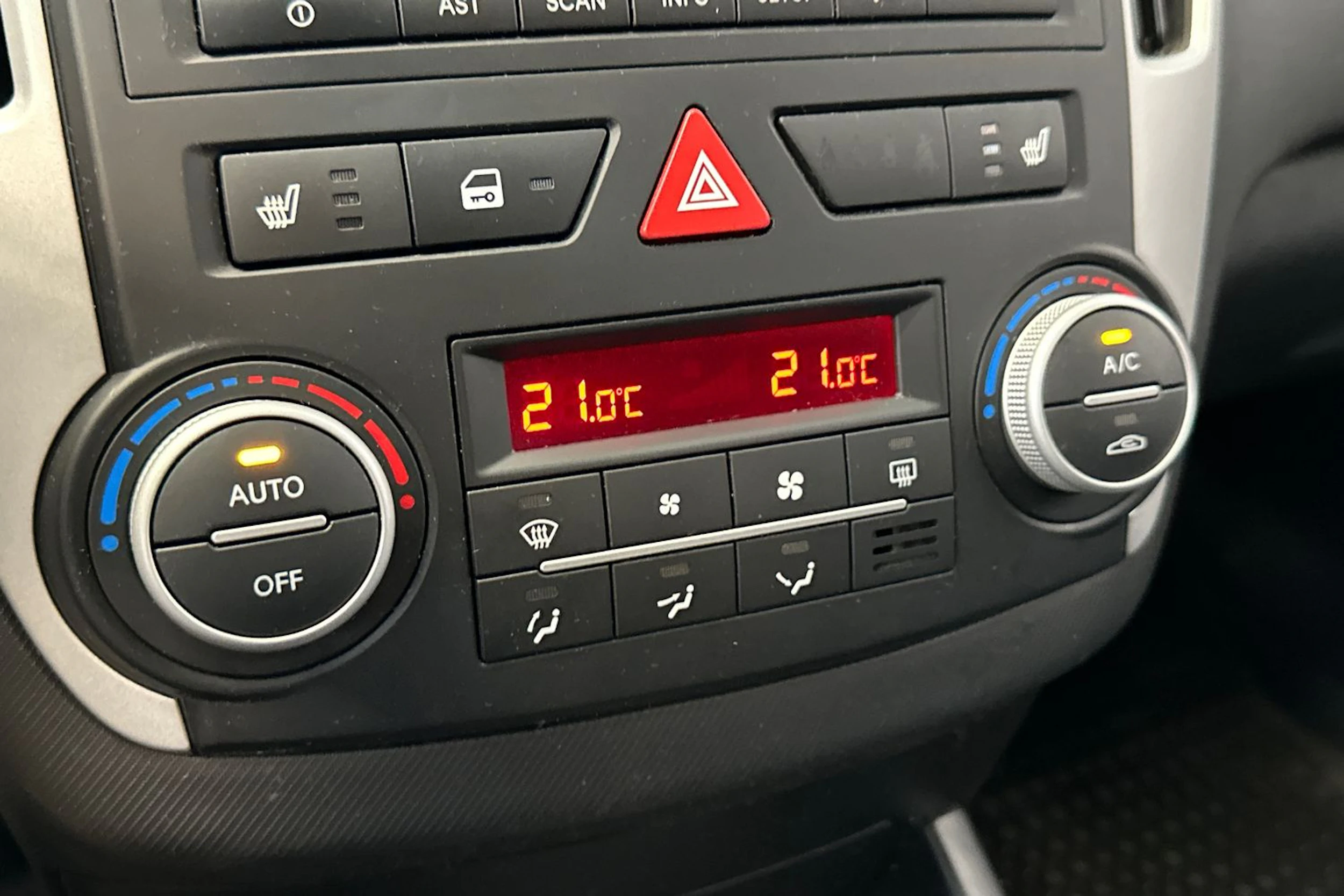 sininen Kia Ceed 2010 kuva 21.