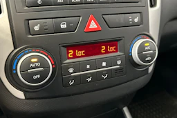 sininen Kia Ceed 2010 kuva 21.