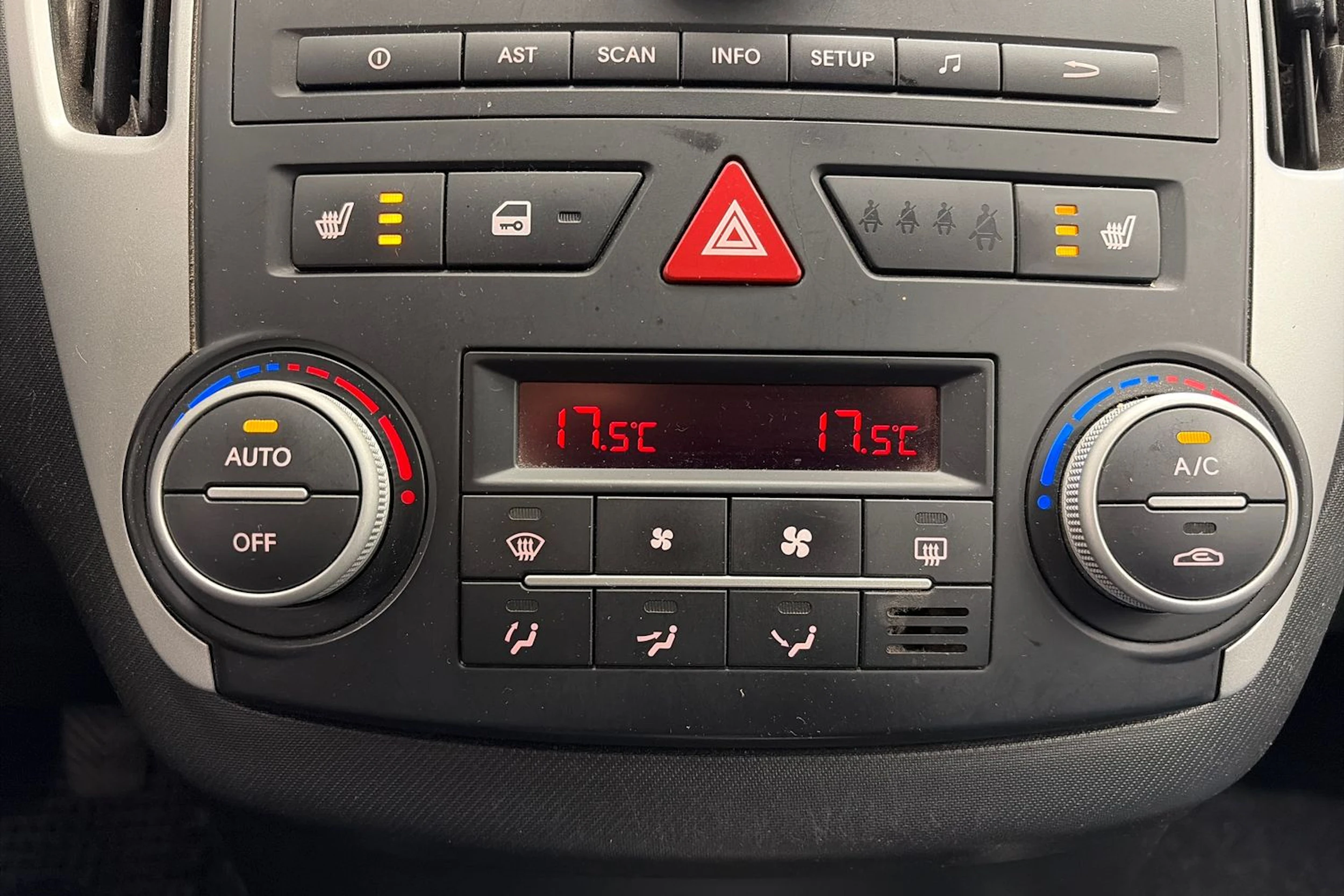 Hopea Kia Ceed 2010 kuva 18.