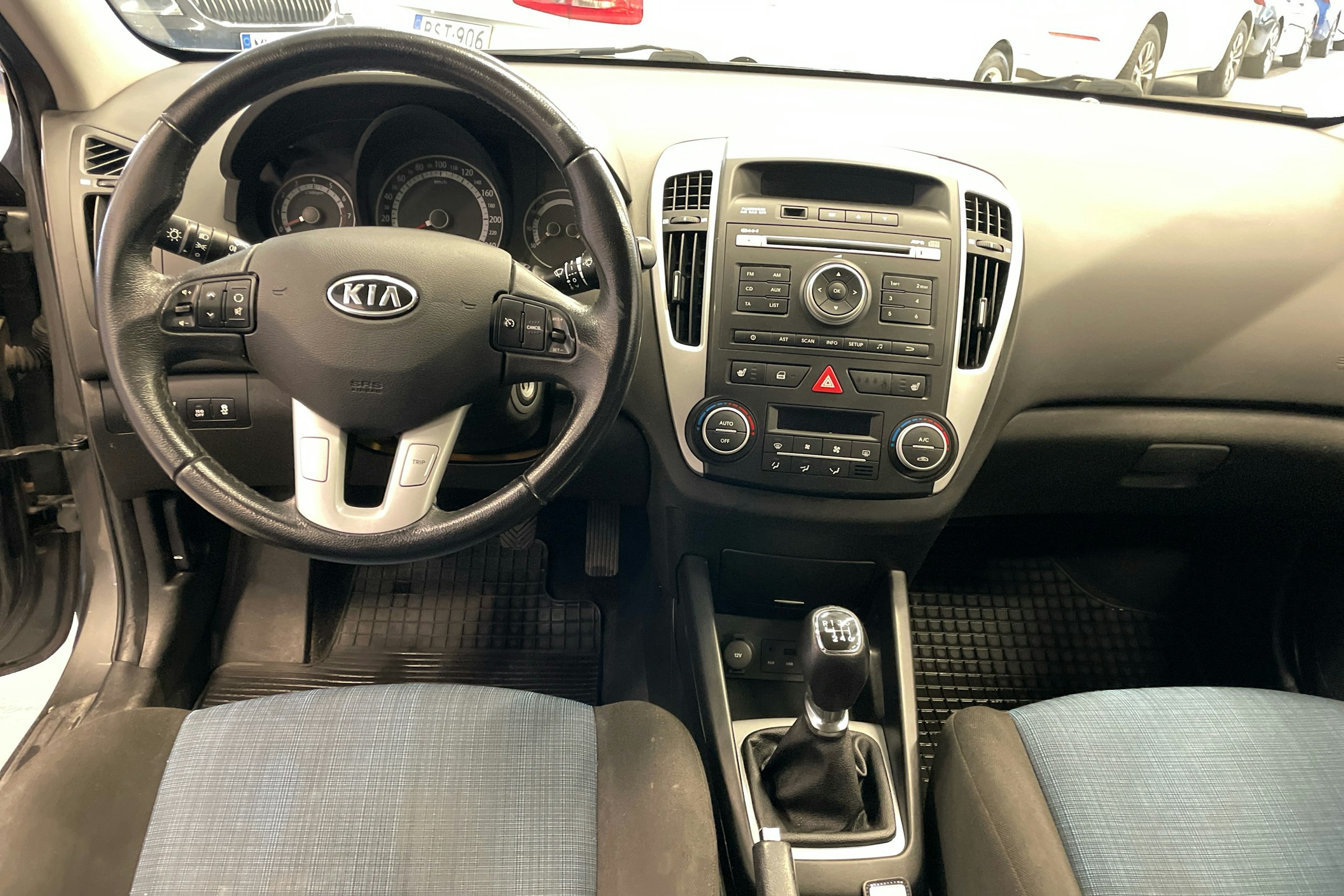 Hopea Kia cee'd 2011 kuva 7.