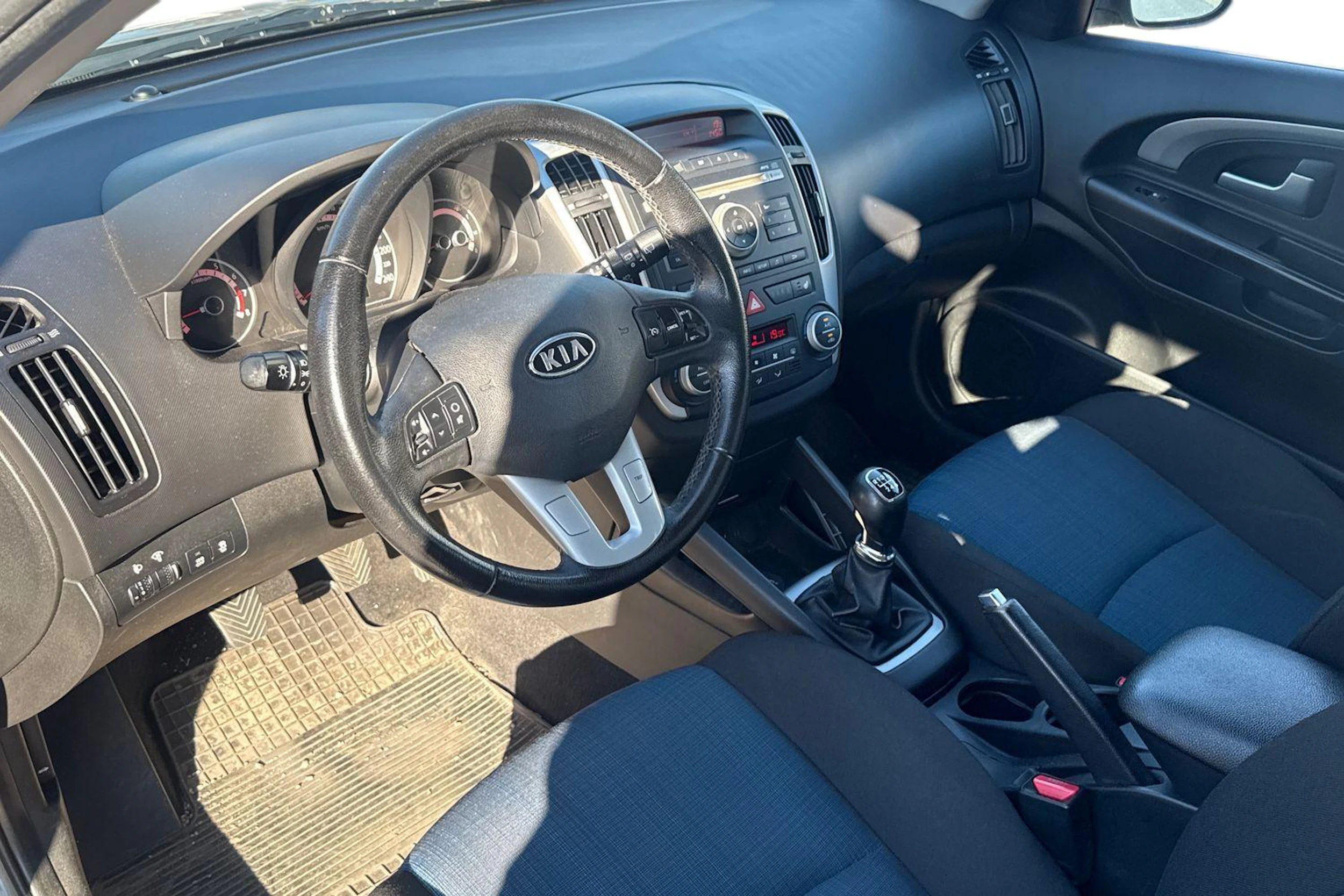 hopea Kia Ceed 2011 kuva 3.