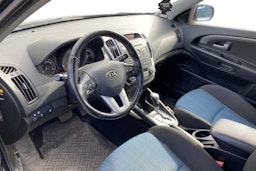 musta Kia cee´d 2011 kuva 3.