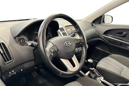 musta Kia cee´d 2012 kuva 6.