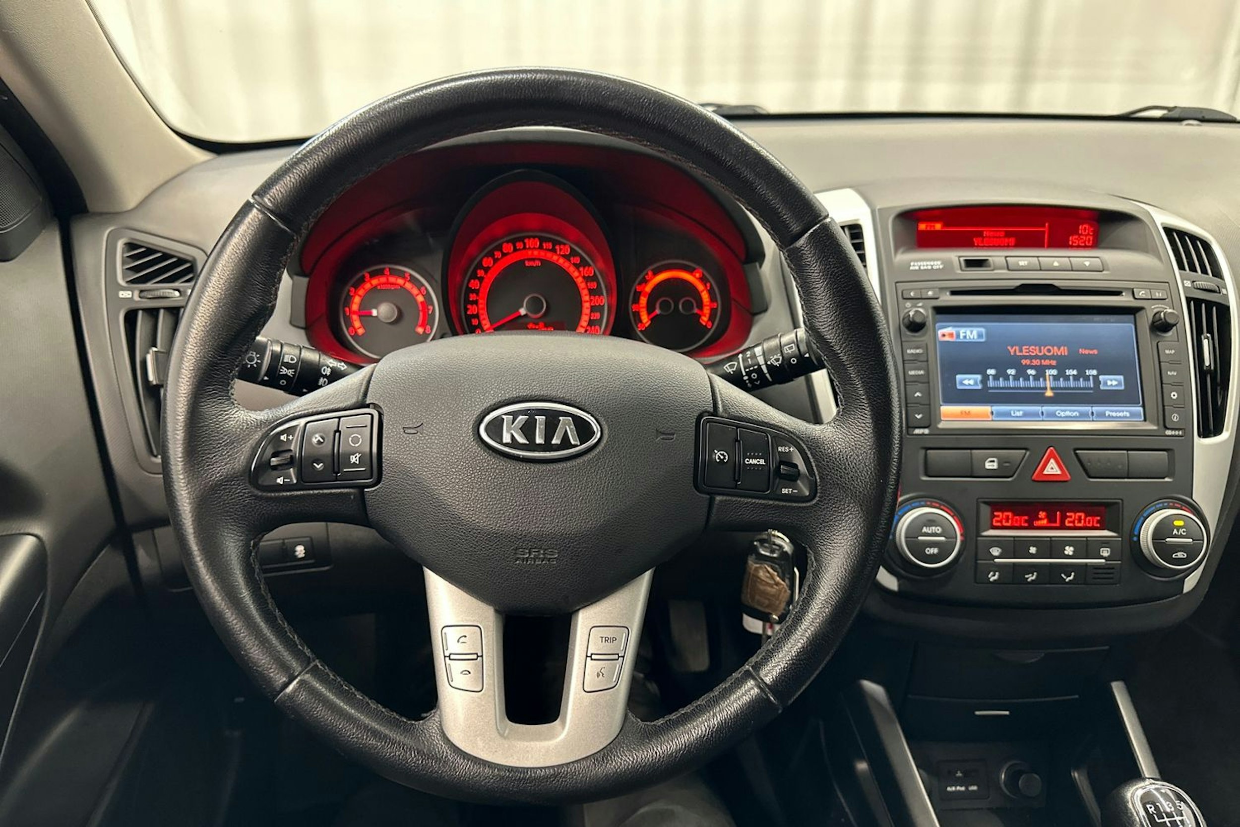 musta Kia cee´d 2012 kuva 13.