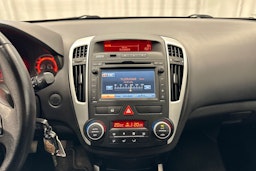 musta Kia cee´d 2012 kuva 17.