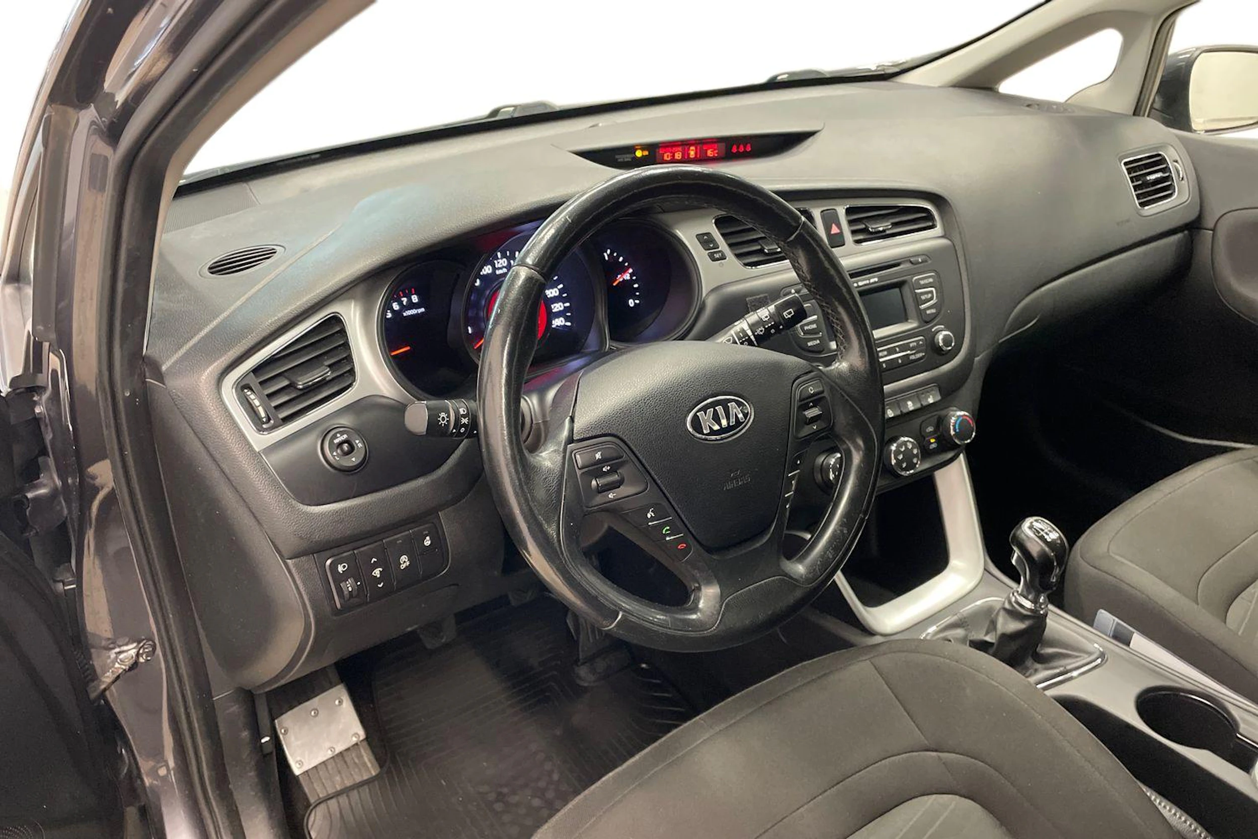 Harmaa Kia Ceed 2013 kuva 6.