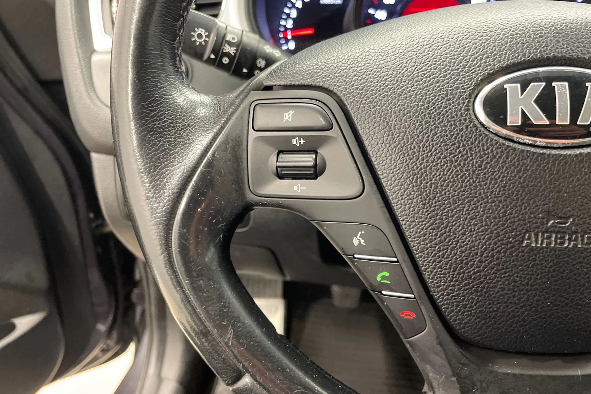 Harmaa Kia Ceed 2013 kuva 13.