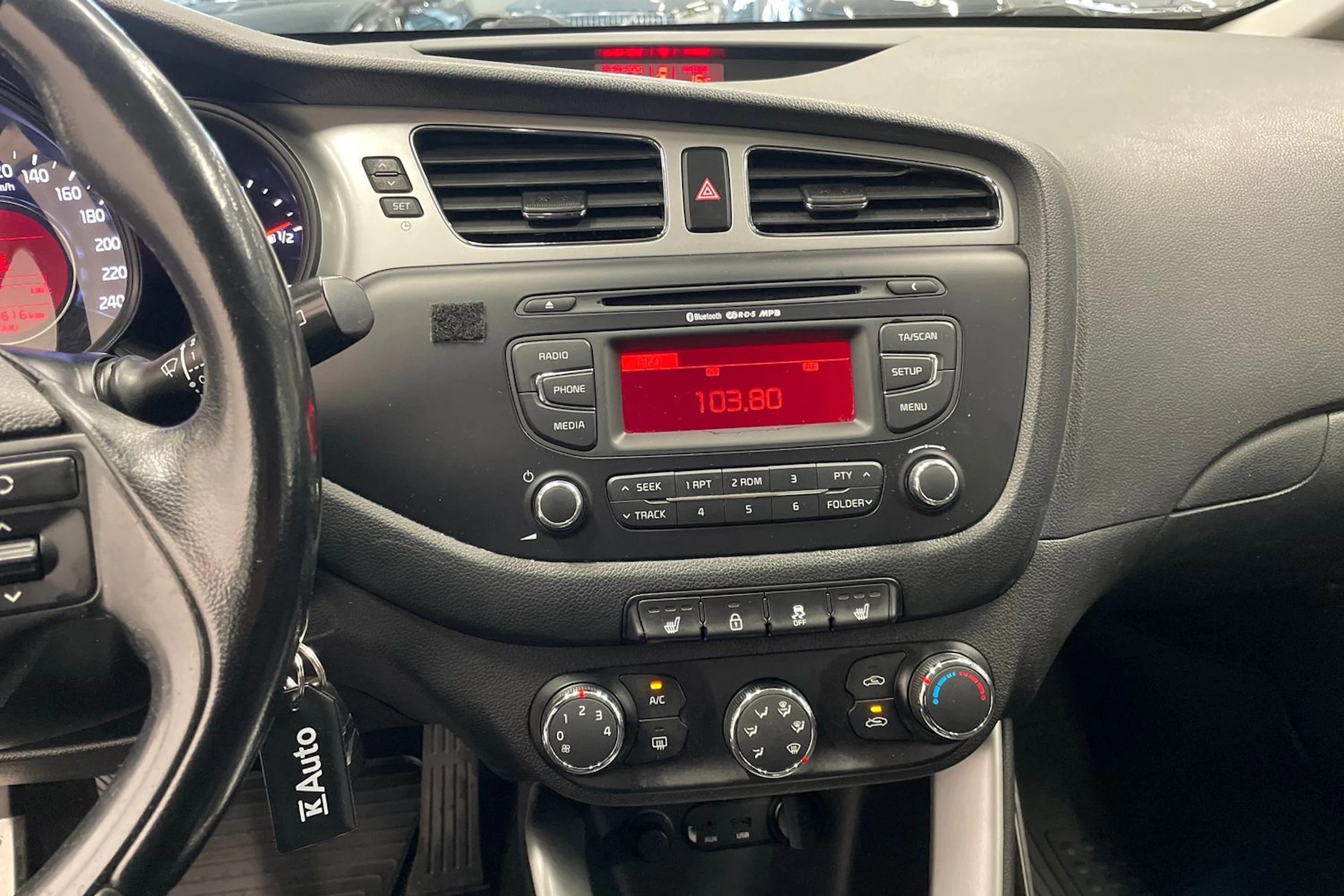 Harmaa Kia Ceed 2013 kuva 14.