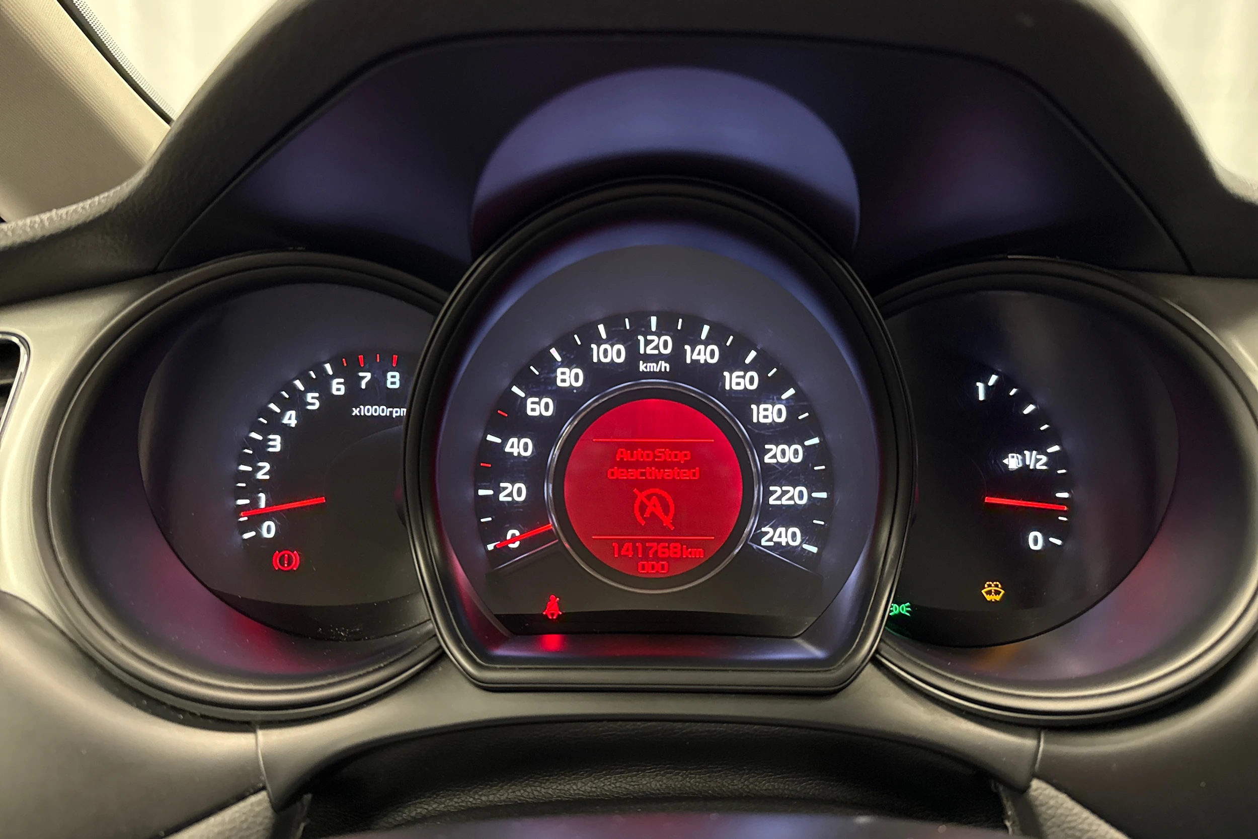 hopea Kia Ceed 2013 kuva 16.