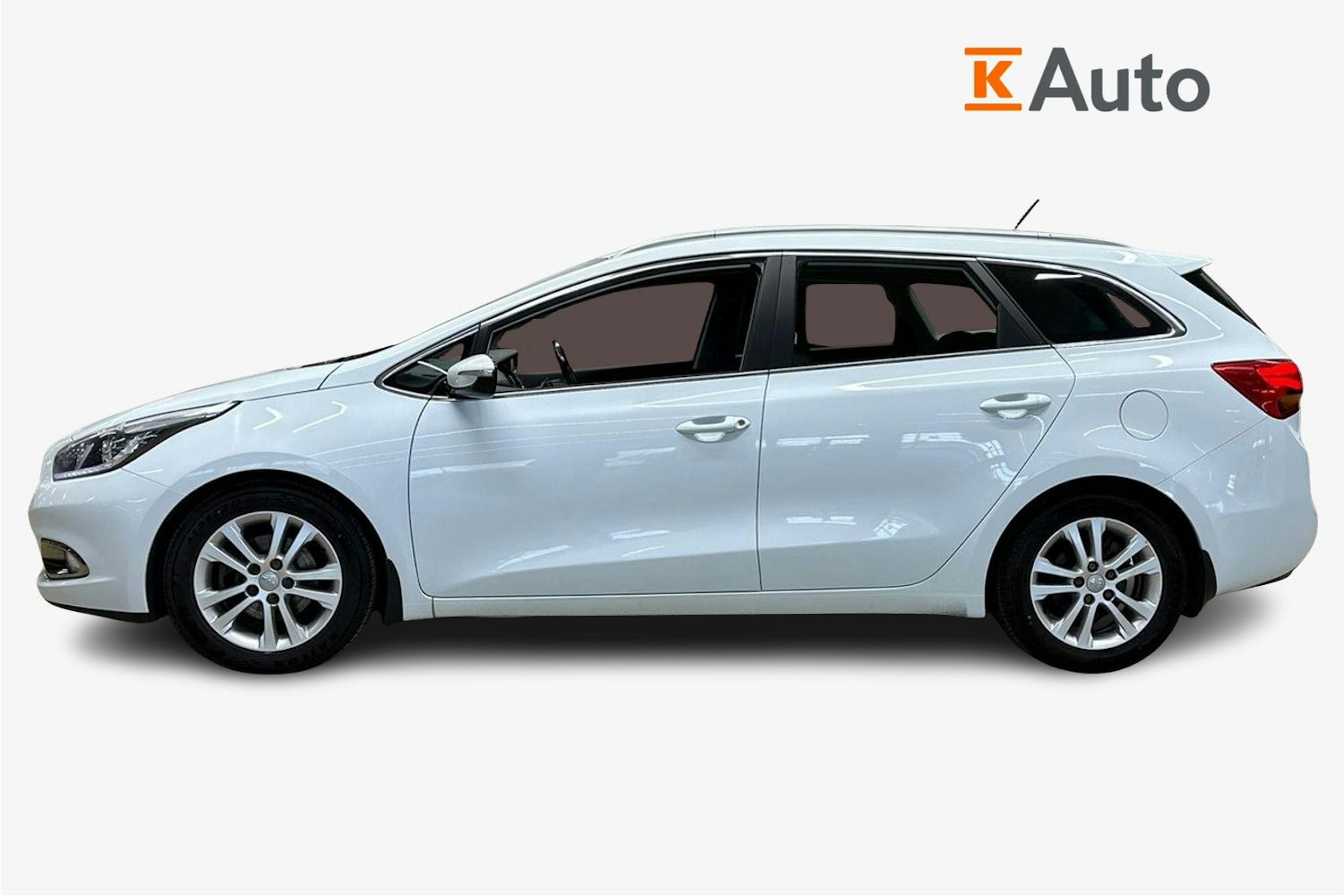 valkoinen Kia cee´d 2013 kuva 9.