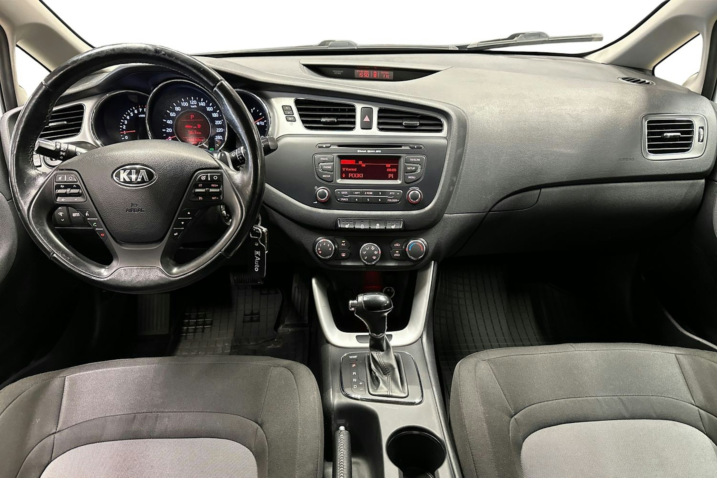 valkoinen Kia cee´d 2013 kuva 12.