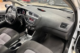 valkoinen Kia cee´d 2013 kuva 15.