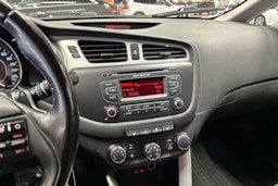 valkoinen Kia cee´d 2013 kuva 24.