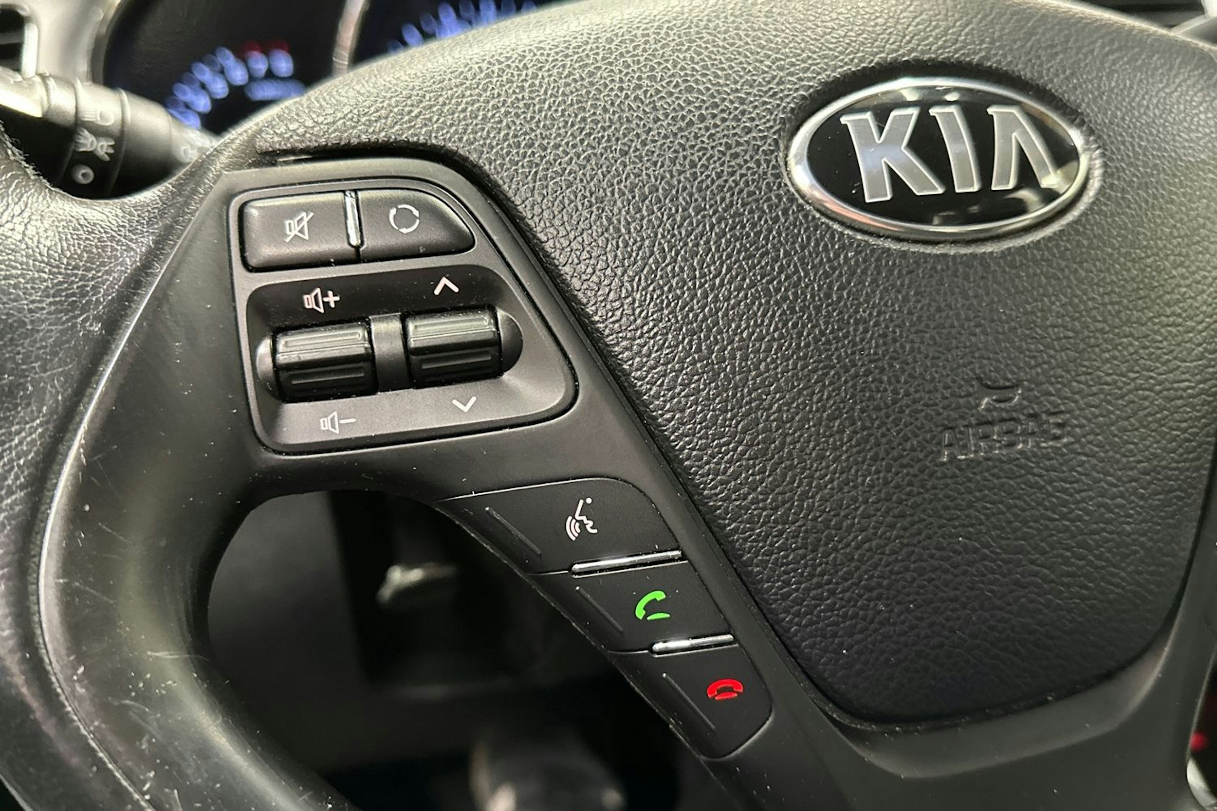 valkoinen Kia cee´d 2013 kuva 28.