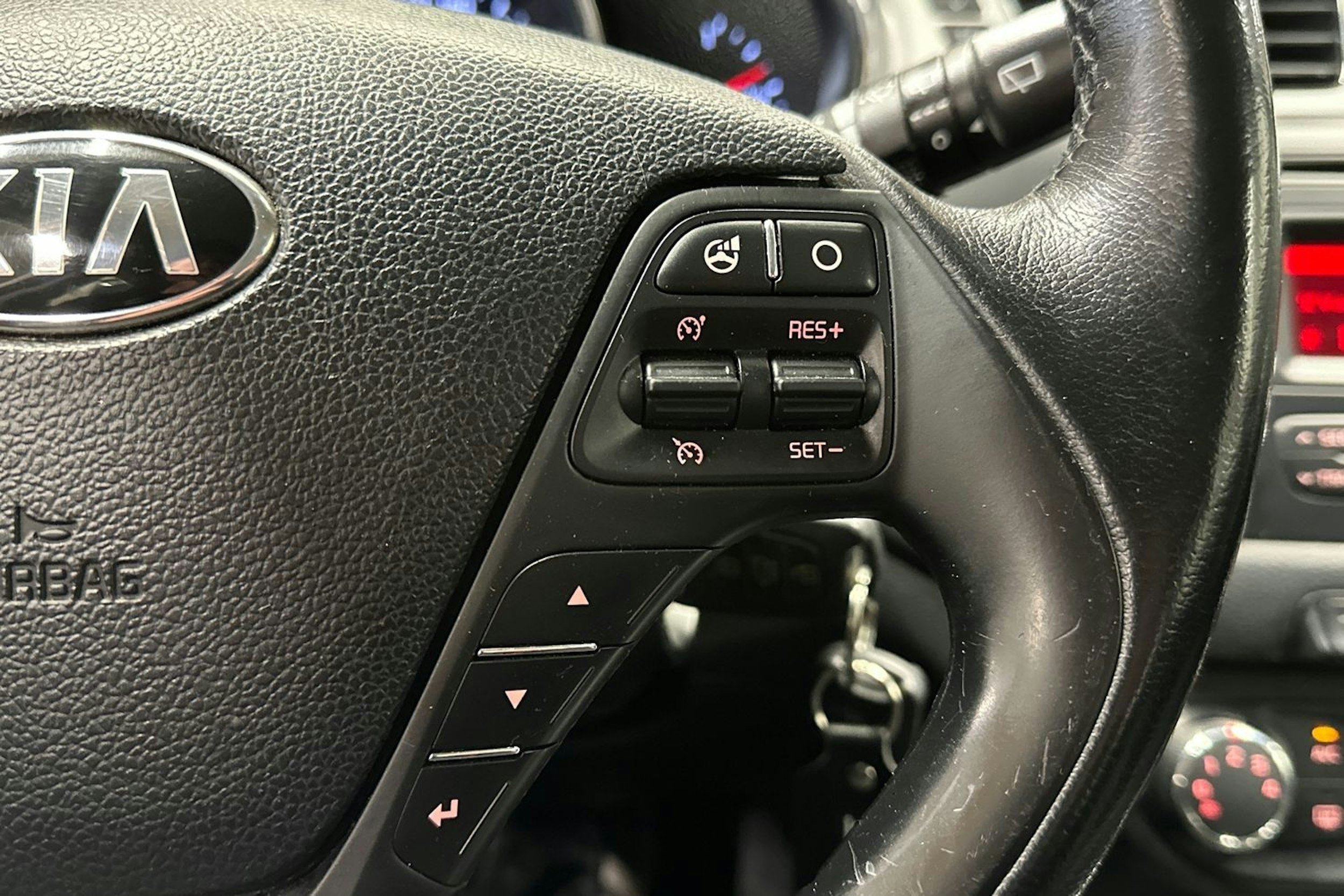 valkoinen Kia cee´d 2013 kuva 29.