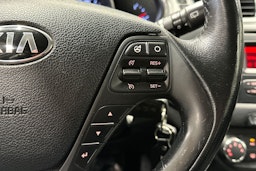 valkoinen Kia cee´d 2013 kuva 29.