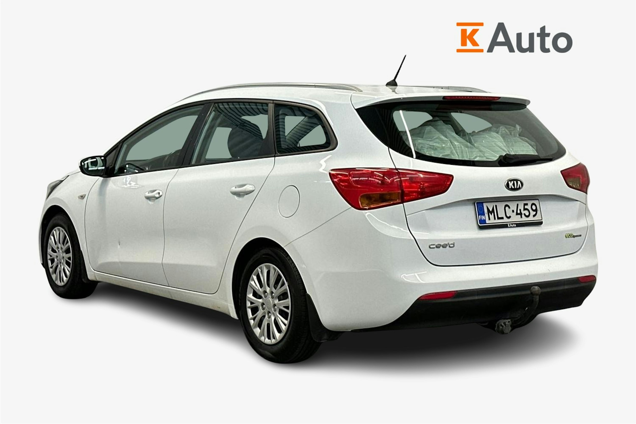 valkoinen Kia cee´d 2013 kuva 5.