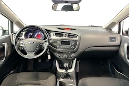 valkoinen Kia cee´d 2013 kuva 12.
