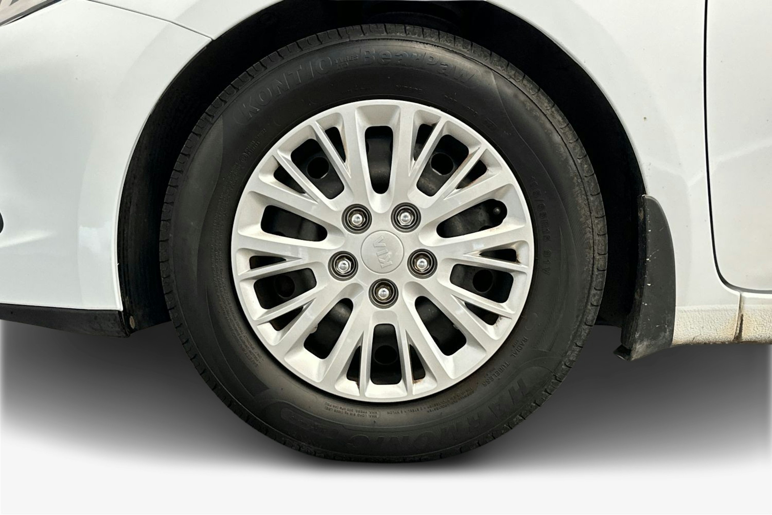 valkoinen Kia cee´d 2013 kuva 14.