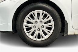 valkoinen Kia cee´d 2013 kuva 14.