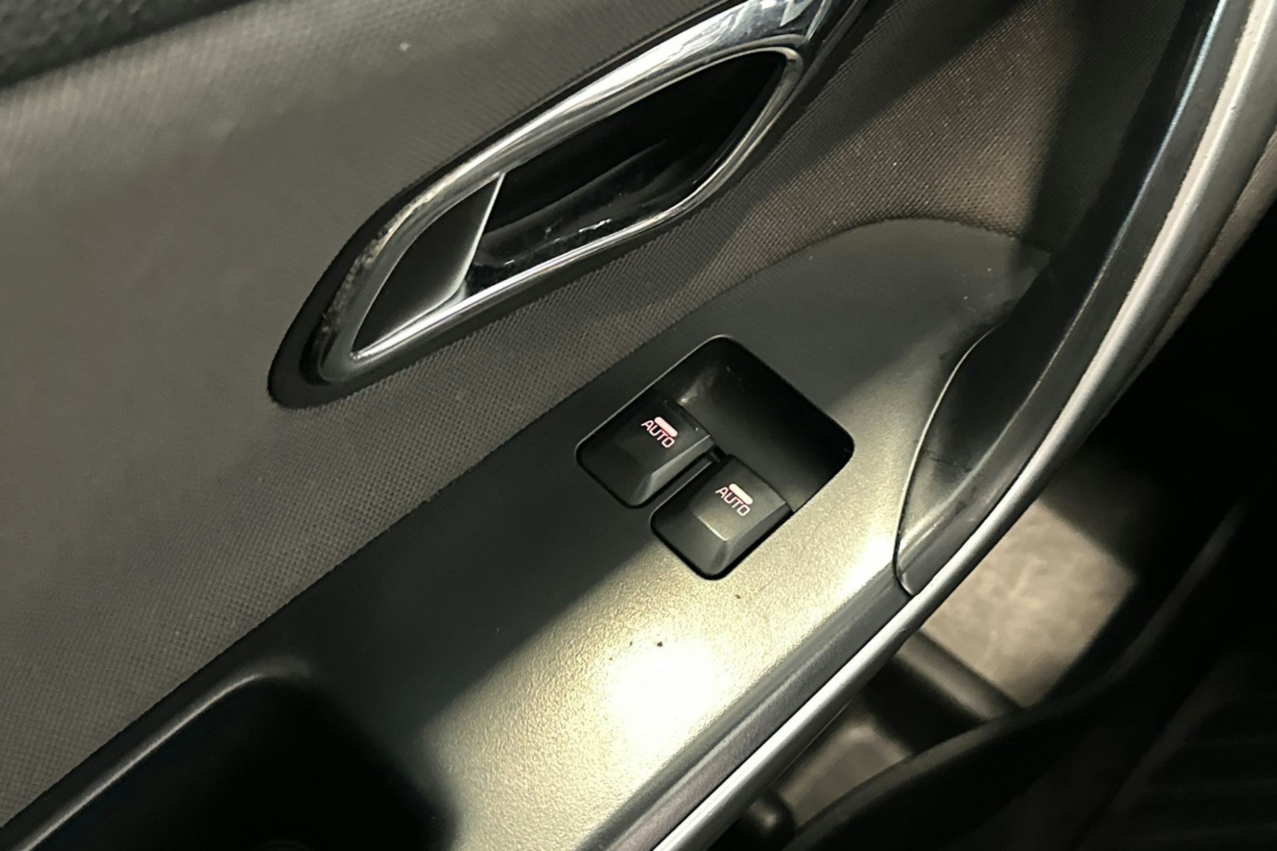valkoinen Kia cee´d 2013 kuva 19.