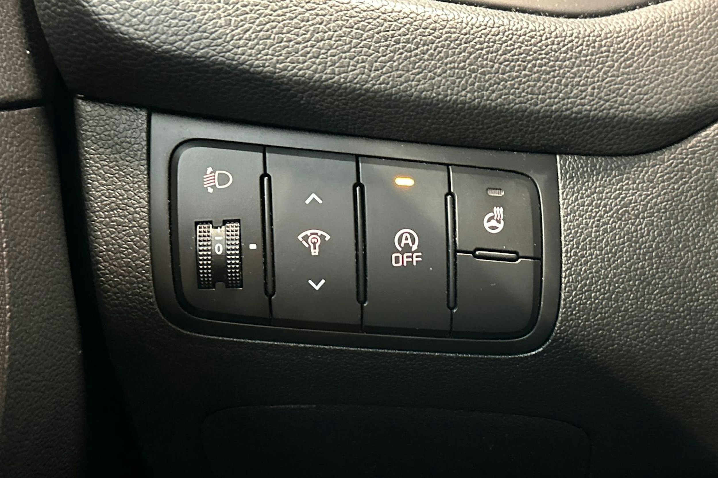 valkoinen Kia cee´d 2013 kuva 20.