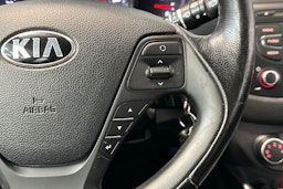 valkoinen Kia cee´d 2013 kuva 22.