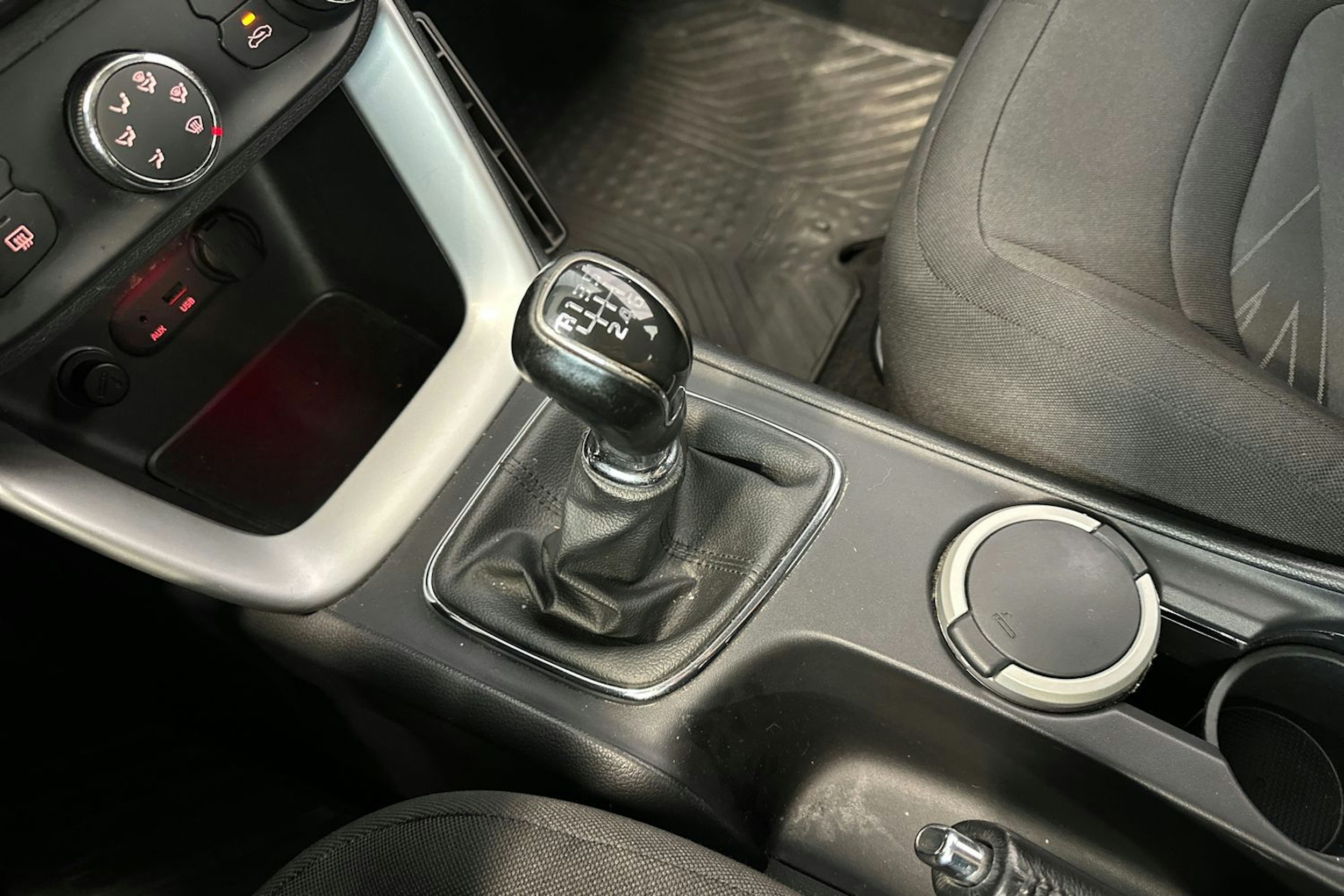 valkoinen Kia cee´d 2013 kuva 24.