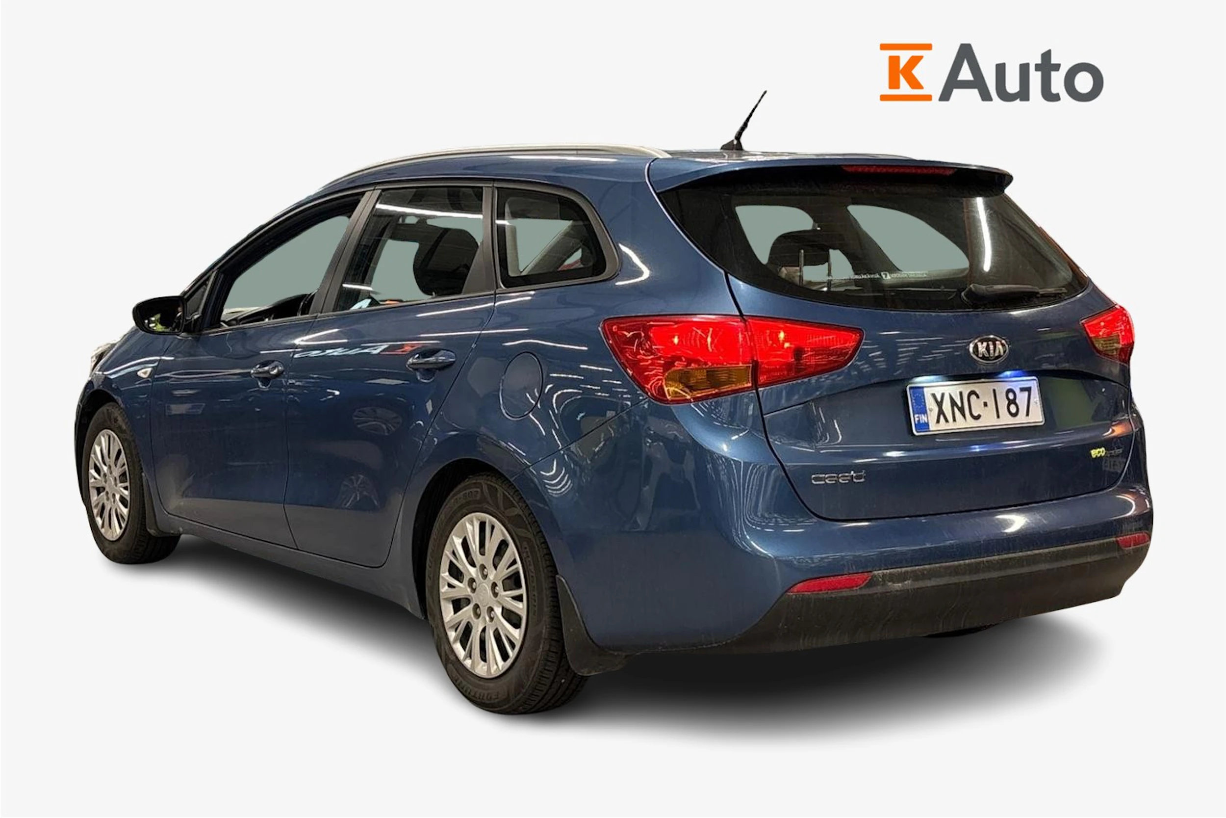 sininen Kia Ceed 2013 kuva 2.