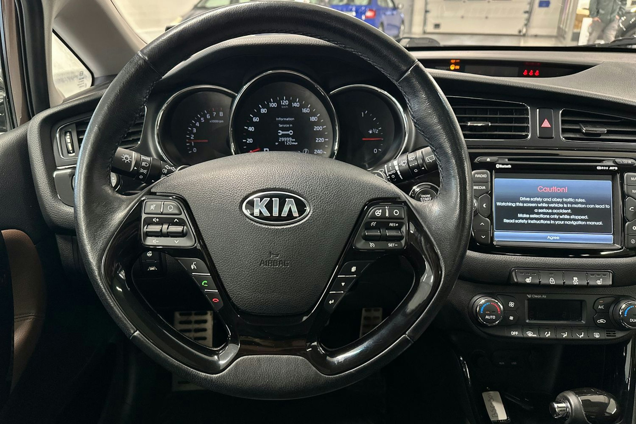 ruskea (beige) Kia cee´d 2014 kuva 14.